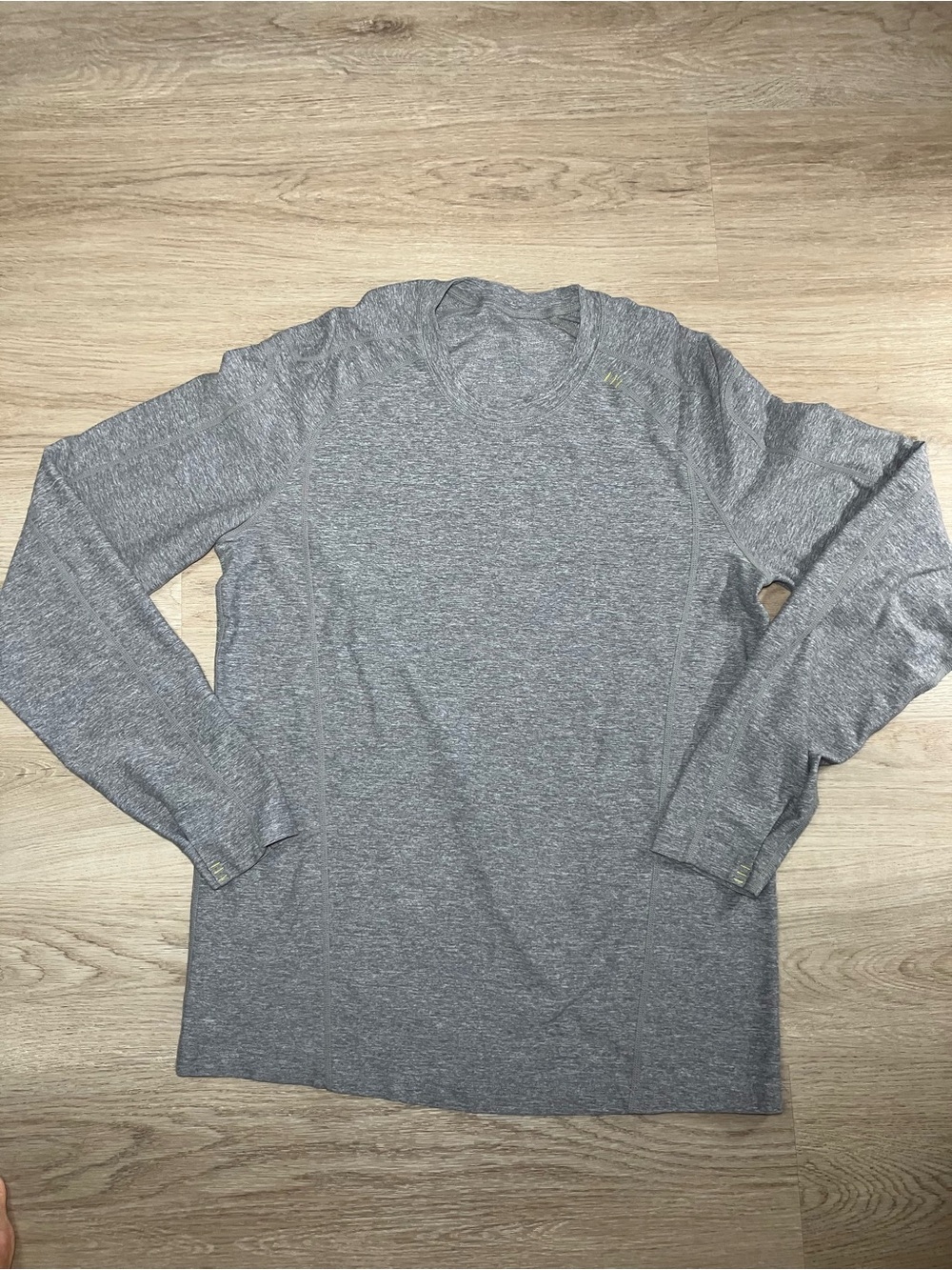 Lululemon Men's Long Sleeve Crew Neck Shirt size L